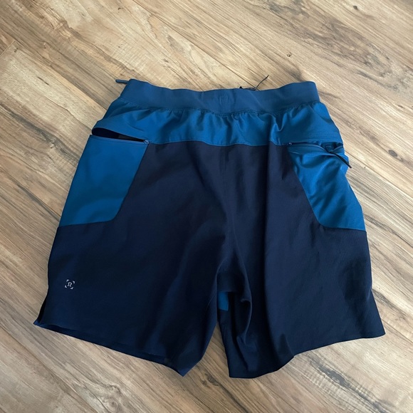 Lululemon men’s board shorts medium - Picture 2 of 2